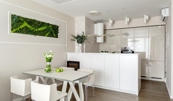 Светлая кухня в Сочи