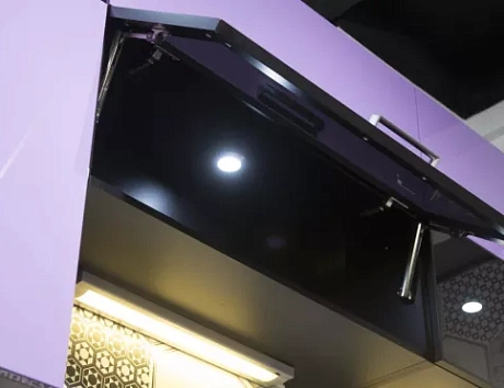 Фиолетовая кухня в Твери