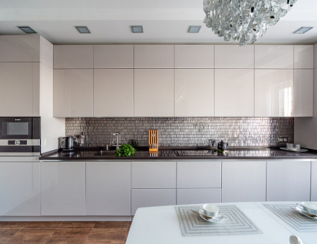 Бежевая кухня в Твери